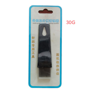 Needle groove cleaner for knitting machine